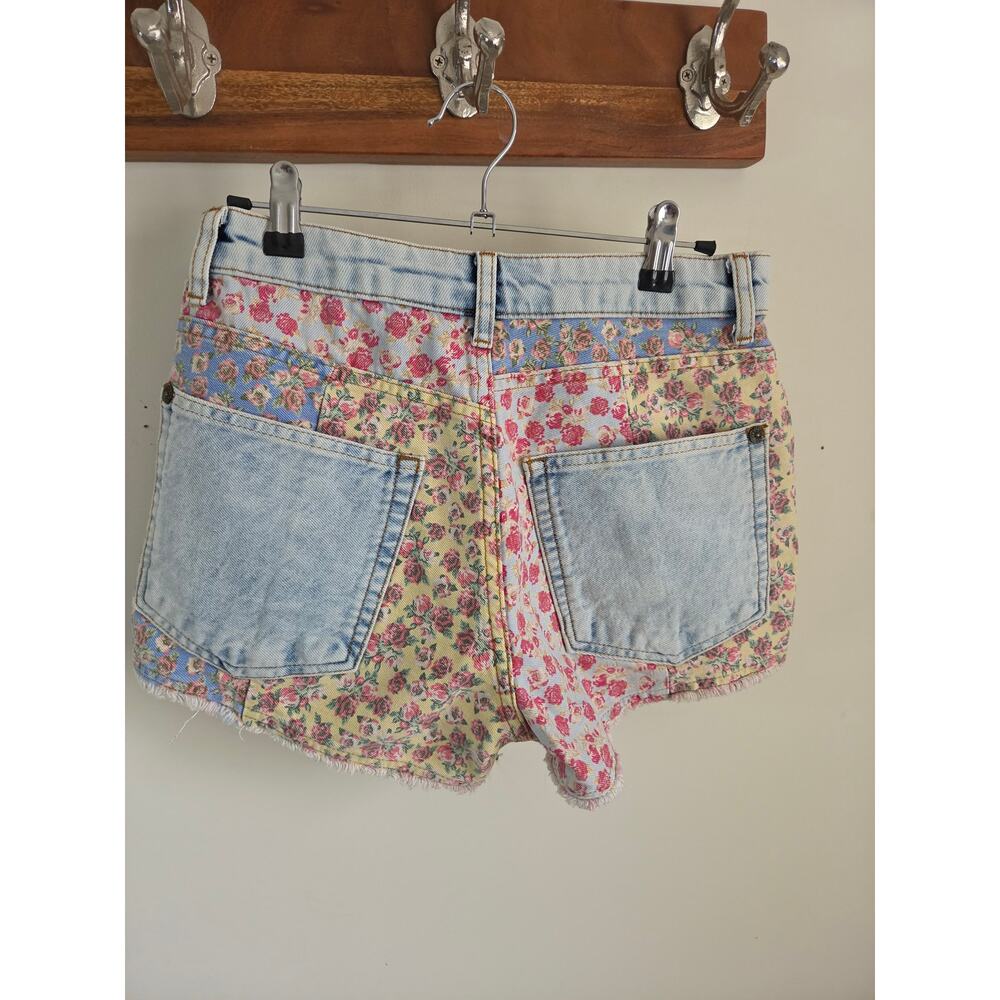 Farm Rio Floral Patchwork Denim Shorts – Size 27 Button Fly 5-Pocket - Picture 3 of 9